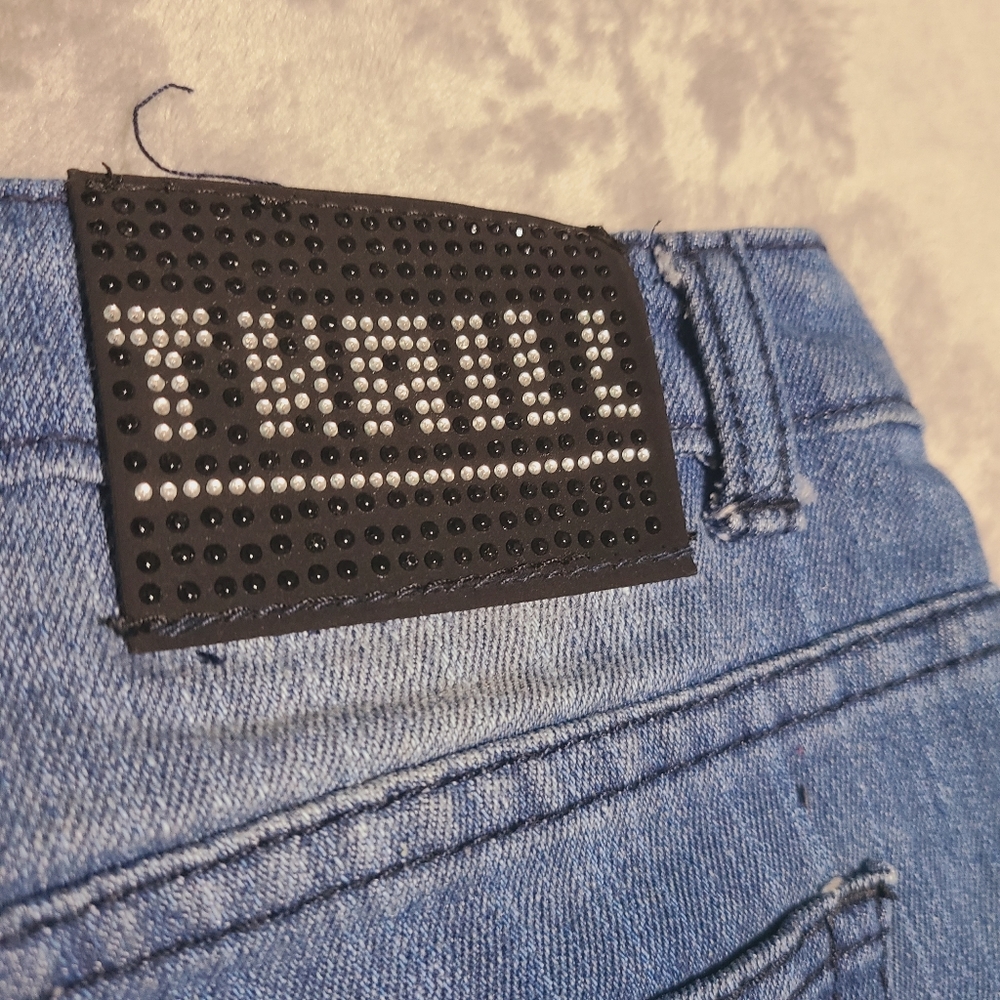 Shorts - Picture 5 of 5